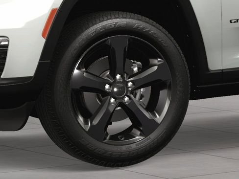 New 2025 Jeep Grand Cherokee L Limited w/ Black Appearance Package image 11