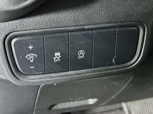 Used 2025 Kia Soul LX w/ LX Technology Package image 17