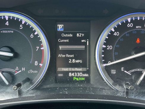 Used 2017 Toyota Highlander Limited AWD/4WD image 16