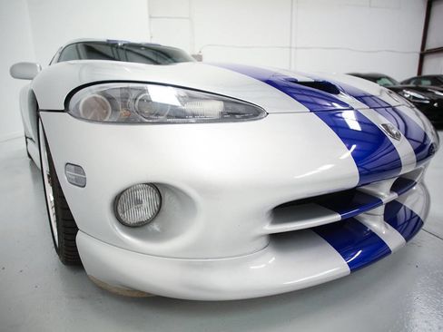 Used 1999 Dodge Viper GTS RWD image 12