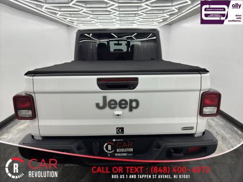 Used 2021 Jeep Gladiator Overland AWD/4WD image 5