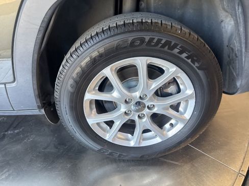 Used 2015 Jeep Cherokee Latitude w/ Trailer Tow Group FWD image 11