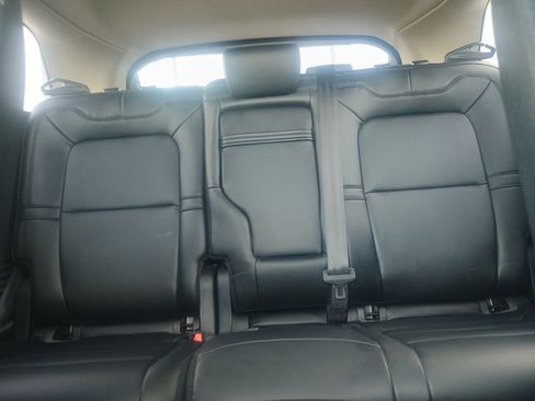 Used 2025 Lincoln Corsair AWD image 29