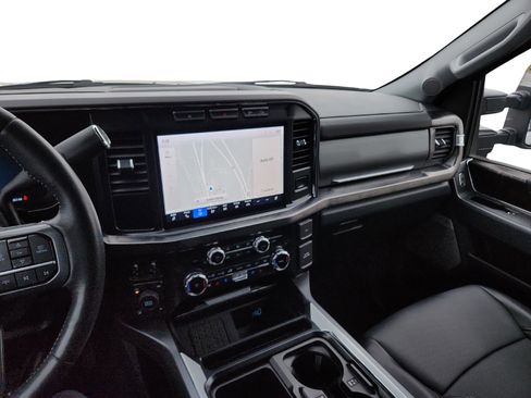 Used 2024 Ford F250 Lariat w/ Chrome Package image 17
