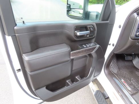 Used 2021 Chevrolet Silverado 2500 LTZ AWD/4WD image 27