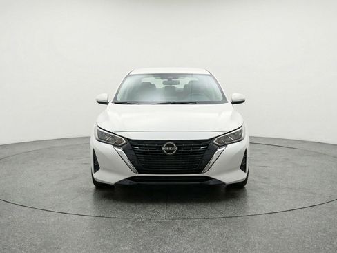 Used 2025 Nissan Sentra SV image 2