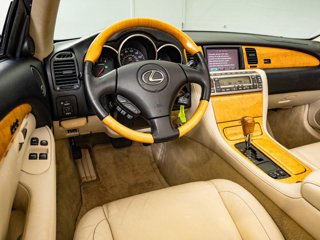Used 2004 Lexus SC 430 Convertible w/ Preferred Accessory Pkg RWD image 35