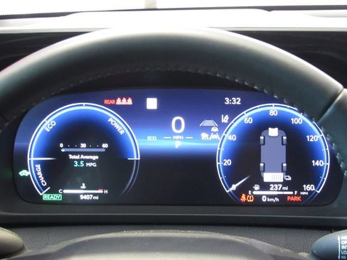 Used 2024 Toyota Crown AWD/4WD image 22