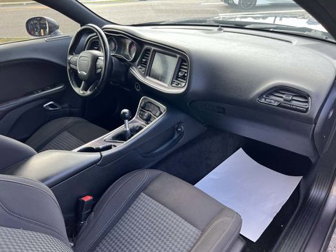 Used 2015 Dodge Challenger R/T w/ Quick Order Package 22B R/T image 17