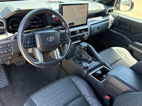 Used 2025 Toyota 4Runner TRD Off-Road Premium AWD/4WD image 10