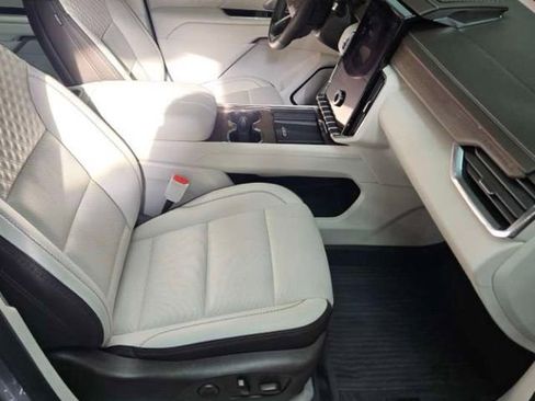 Used 2024 GMC Acadia Denali w/ Super Cruise Package image 49