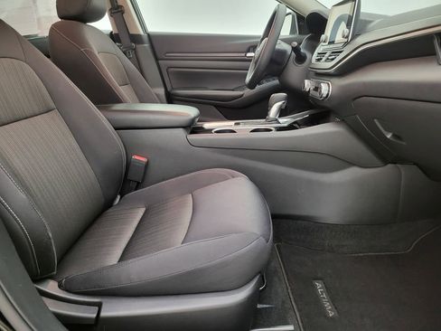 Used 2024 Nissan Altima 2.5 SV image 31