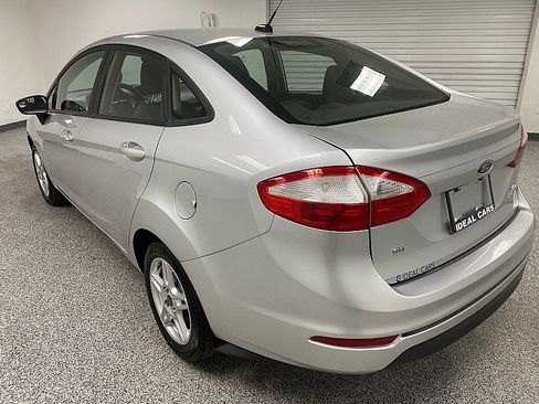 Used 2017 Ford Fiesta SE image 7