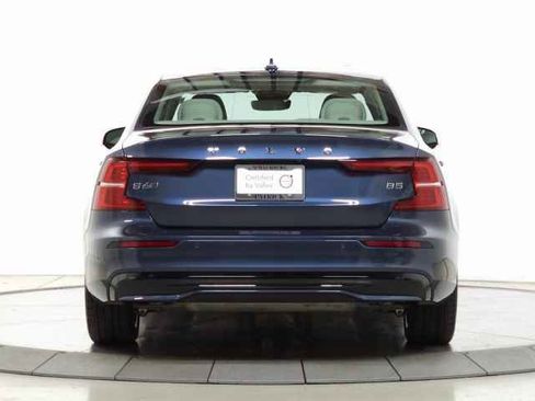 Used 2023 Volvo S60 B5 Core w/ Climate Package image 7