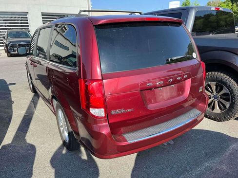 Used 2019 Dodge Grand Caravan SXT FWD image 3