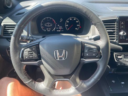 Used 2025 Honda Ridgeline Black Edition image 14
