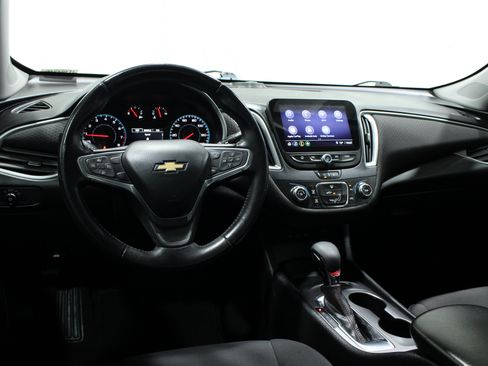 Used 2021 Chevrolet Malibu RS FWD image 2