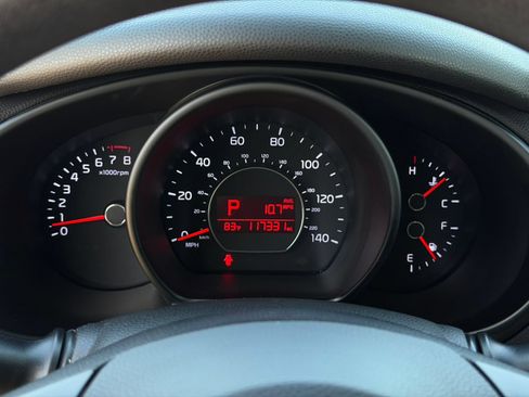 Used 2014 Kia Soul + FWD image 22