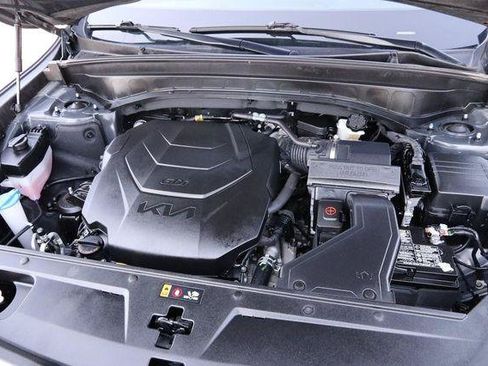 Used 2025 Kia Telluride S FWD image 32