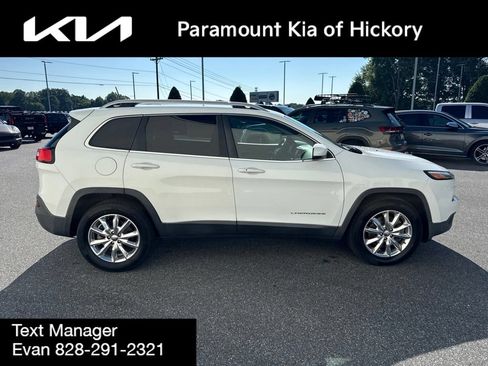 Used 2016 Jeep Cherokee Limited AWD/4WD image 8