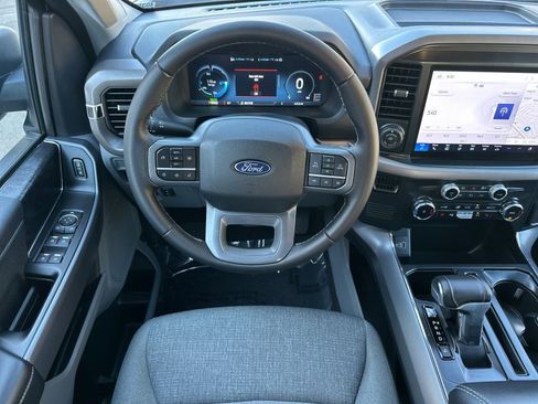 Used 2025 Ford F150 Lightning XLT AWD/4WD image 17
