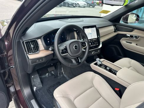 Used 2025 Volvo XC90 T8 Plus AWD/4WD image 13