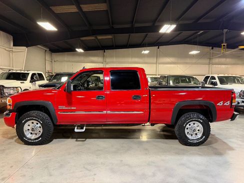 Used 2006 GMC Sierra 2500 SLT w/ Heavy-Duty Power Package image 3