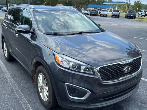 Used 2016 Kia Sorento FWD w/ LX Convenience Package image 17