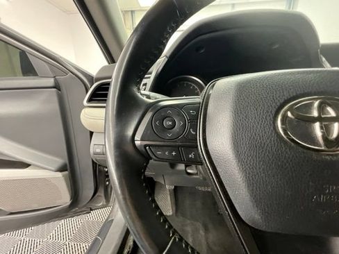 Used 2023 Toyota Camry SE FWD image 17