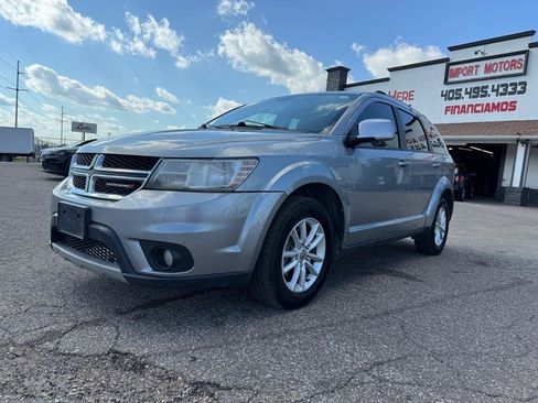 Used 2017 Dodge Journey SXT w/ Premium Group FWD image 2