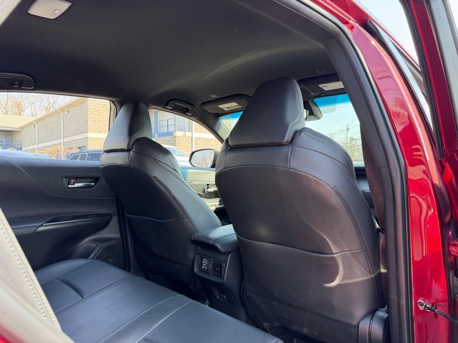Used 2024 Toyota Venza Nightshade AWD/4WD image 16