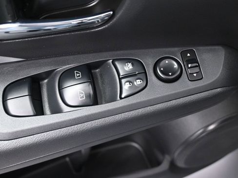 Used 2023 Nissan Kicks SR w/ SR Premium Package image 11