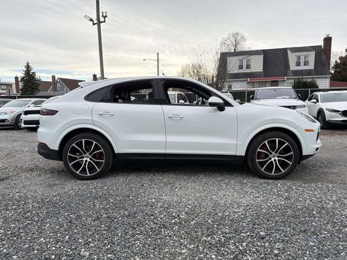 Used 2023 Porsche Cayenne Platinum Edition image 9