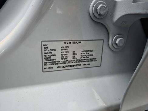 Used 2021 Tesla Model Y Long Range image 32