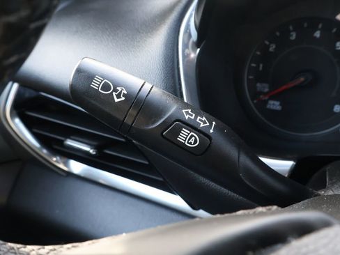 Used 2023 Chevrolet Traverse LT image 19