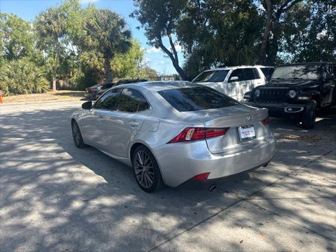 Used 2016 Lexus IS 200t image 9