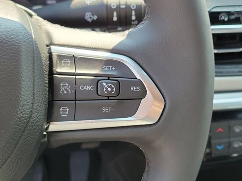 Used 2025 Jeep Compass Limited AWD/4WD image 11