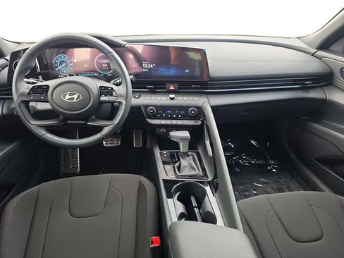 New 2025 Hyundai Elantra SEL FWD image 10