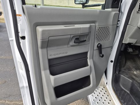 Used 2021 Ford E-350 and Econoline 350 Super Duty w/ Shuttle Bus Prep Package image 10