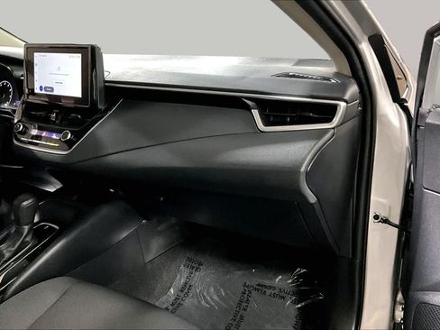 Used 2024 Toyota Corolla LE FWD image 19