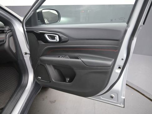 Used 2024 Jeep Compass Trailhawk w/ Sun and Sound Group AWD/4WD image 12