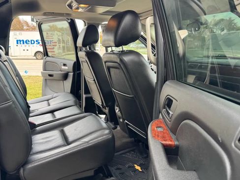 Used 2012 Chevrolet Avalanche LTZ image 22