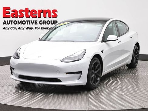 Used 2023 Tesla Model 3 Standard Range RWD image 1