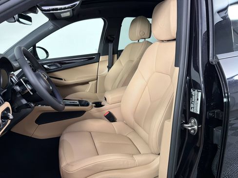 New 2026 Porsche Macan AWD/4WD image 5