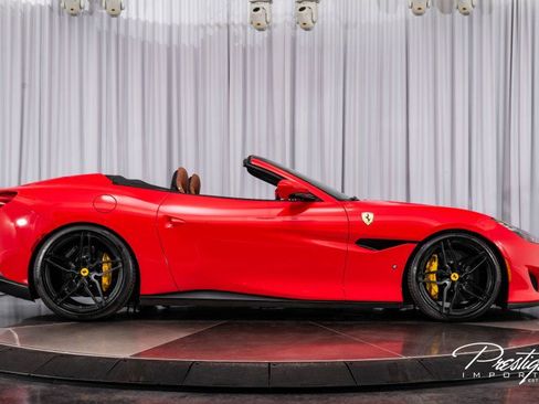 Used 2019 Ferrari Portofino image 27