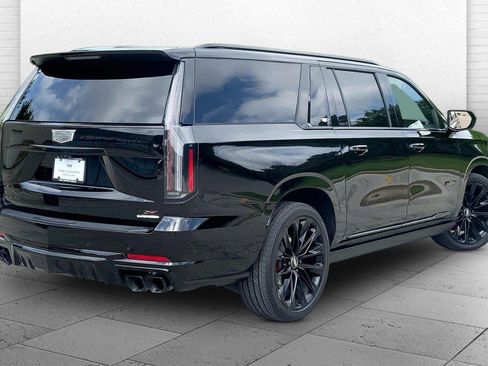 Certified 2025 Cadillac Escalade ESV V w/ LPO, ONYX Package AWD/4WD image 14