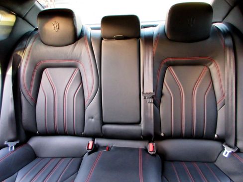 Used 2015 Maserati Quattroporte S Q4 image 46