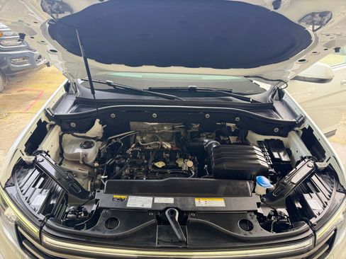 Used 2024 Volkswagen Atlas SE image 35