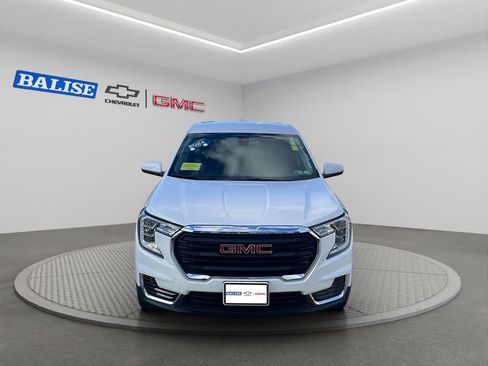 Certified 2024 GMC Terrain SLE image 3