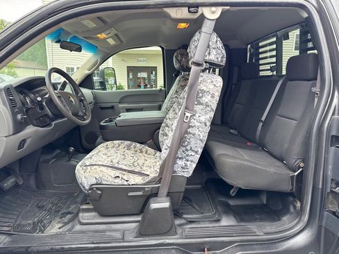 Used 2011 Chevrolet Silverado 2500 W/T w/ Snow Plow Prep Package AWD/4WD image 11